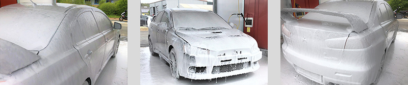 Drei Bilder eines Autos am Waschplatz in Luhe. Eingeschäumt mit Powerschaum wurde der Mitsubishi von der Seite, von vorne und hinten fotografiert.
